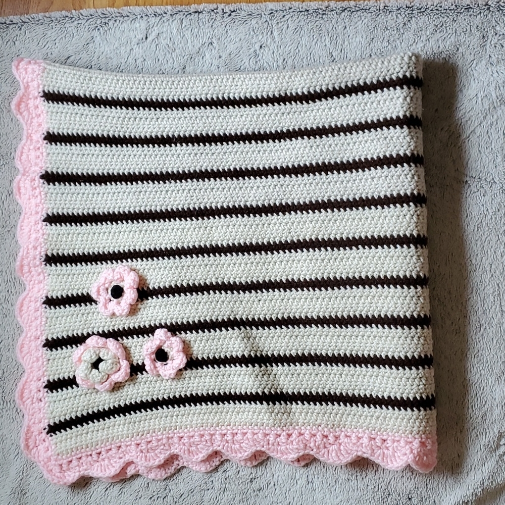 EUC handmade baby blanket pink flowers brown cream yarn crocheted